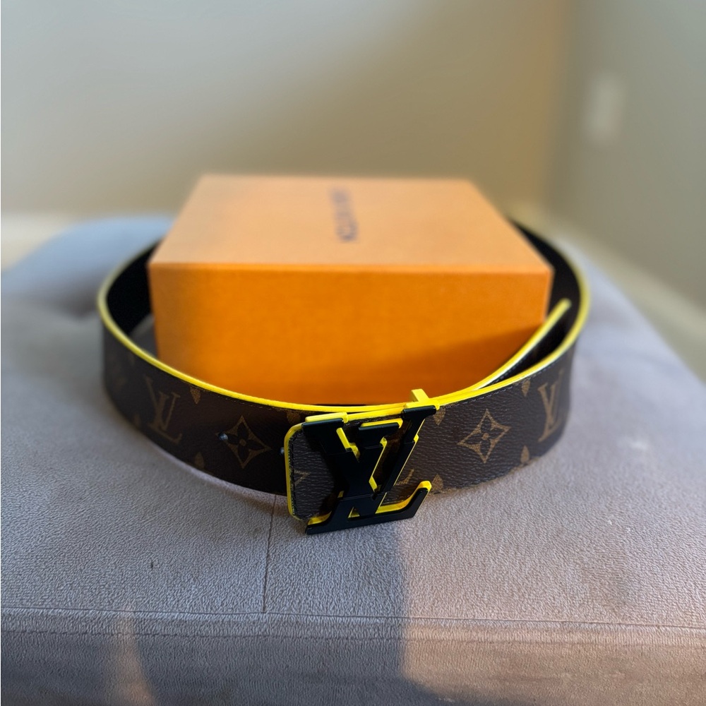 Reversible Louis Vuitton belt - Picture 4 of 4